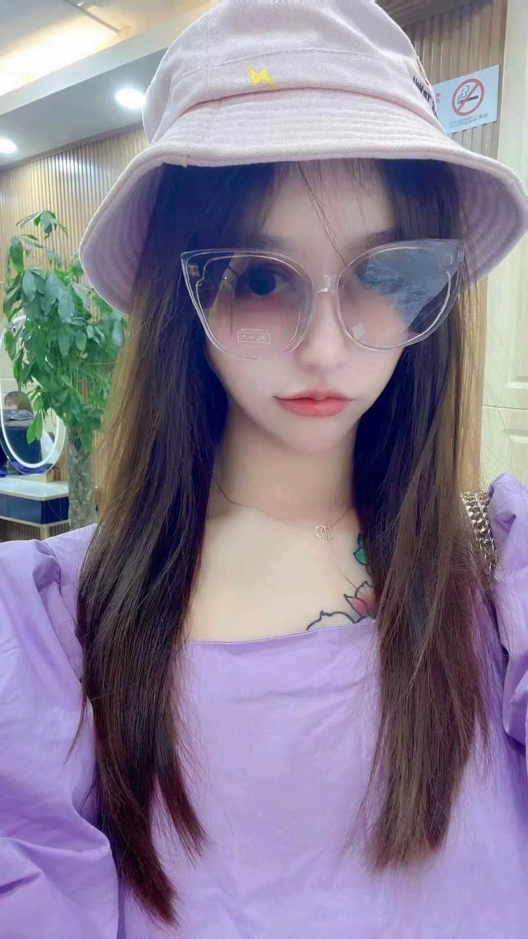 菠萝妹妹兼职，很漂亮